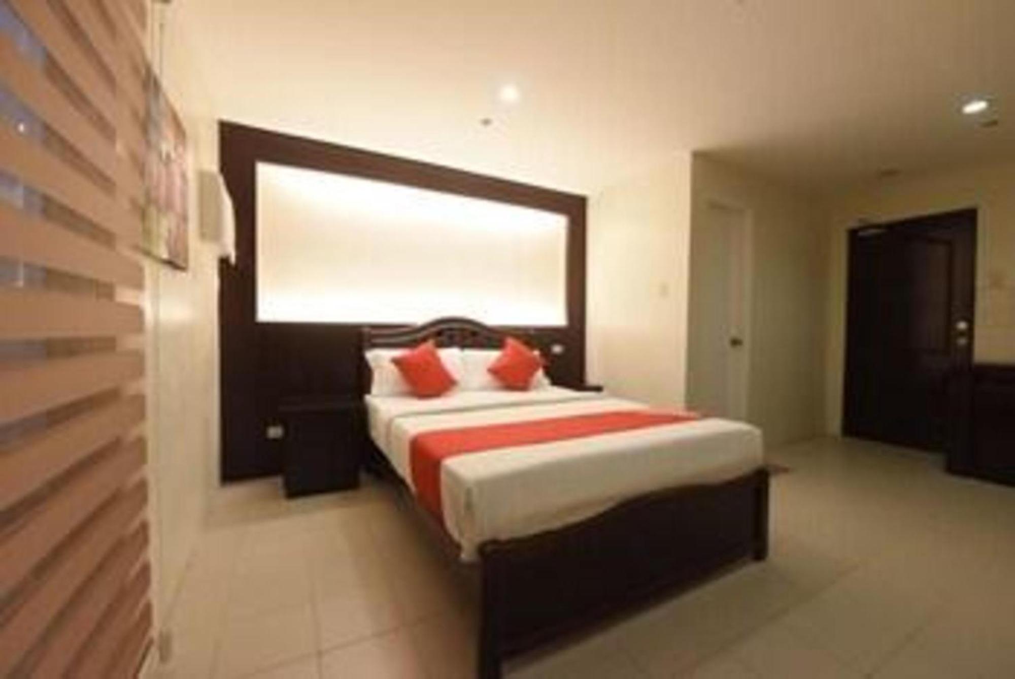 Oyo 115 Northridge Mansions Hotel 3*