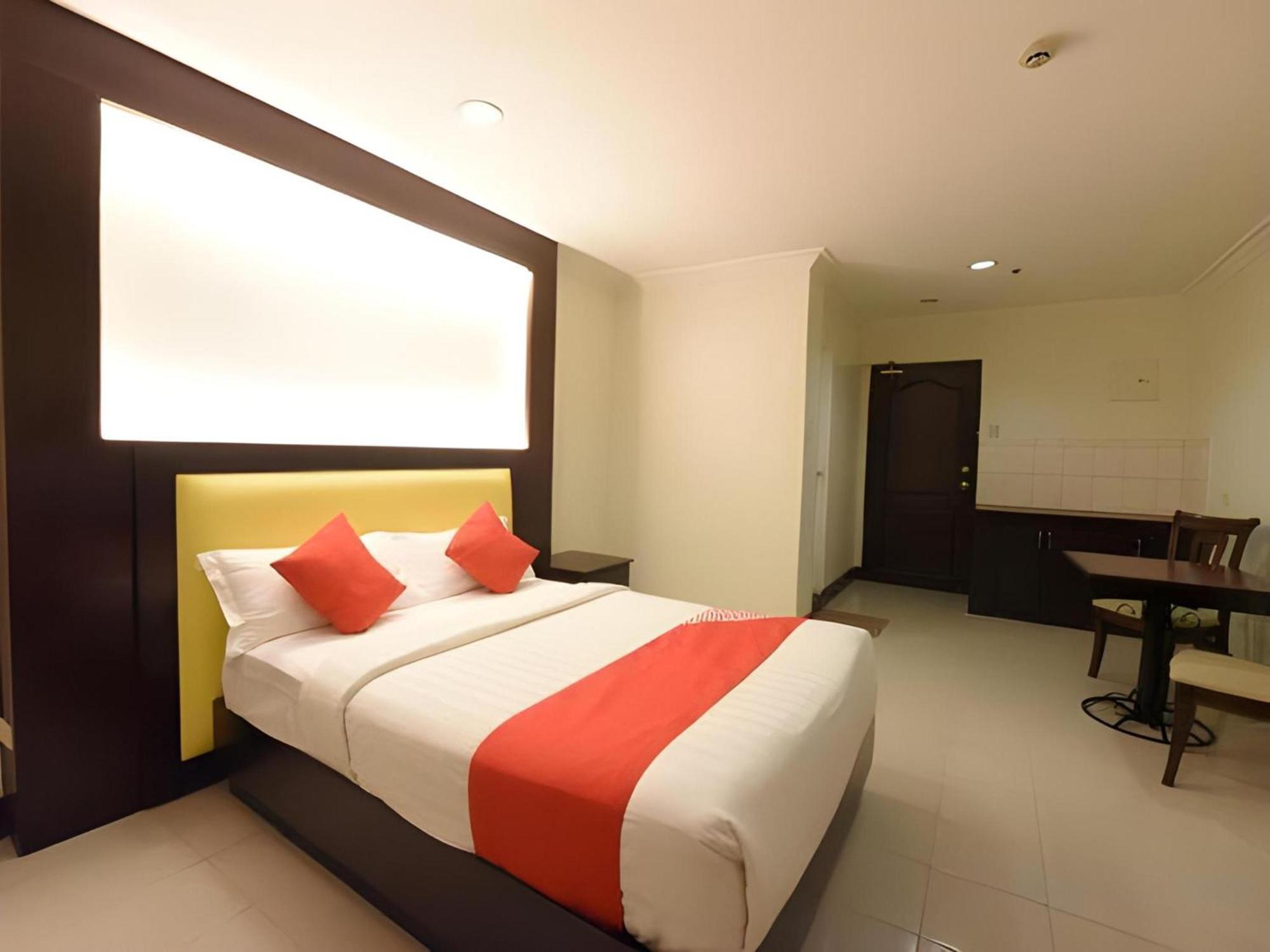 Hotel Oyo 115 Northridge Mansions 3*